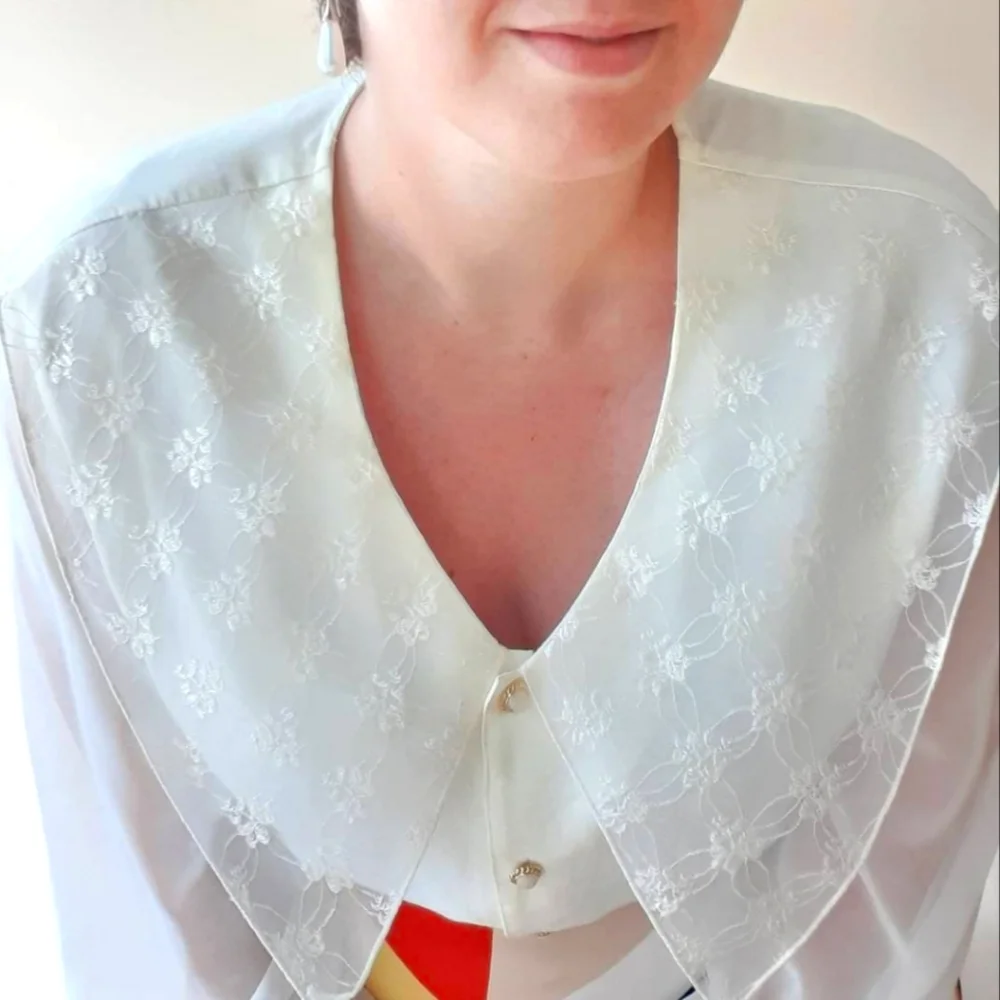 Beautiful white blouse - Picture 1 of 2